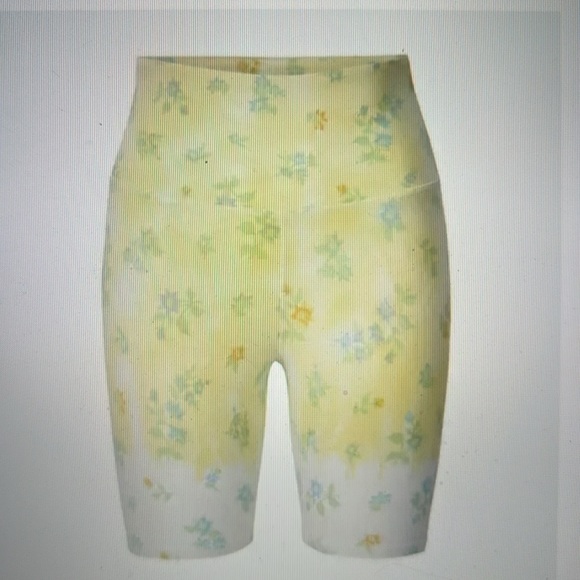 Bandier x Sincerely Jules The Rue Ruffle Bra and Biker Shorts - Picture 12 of 12